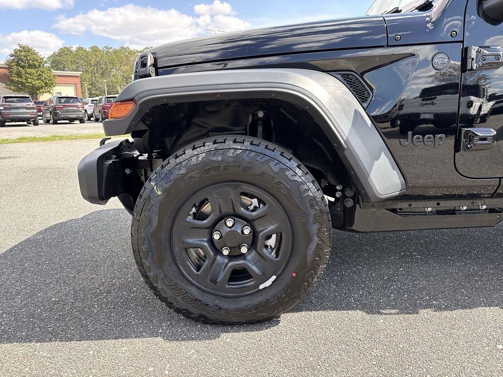 Jeep Gladiator Sport 4X4 - Thumbnail 11