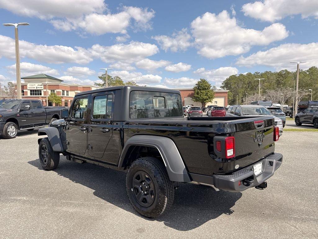 Jeep Gladiator Sport 4X4 - Thumbnail 6