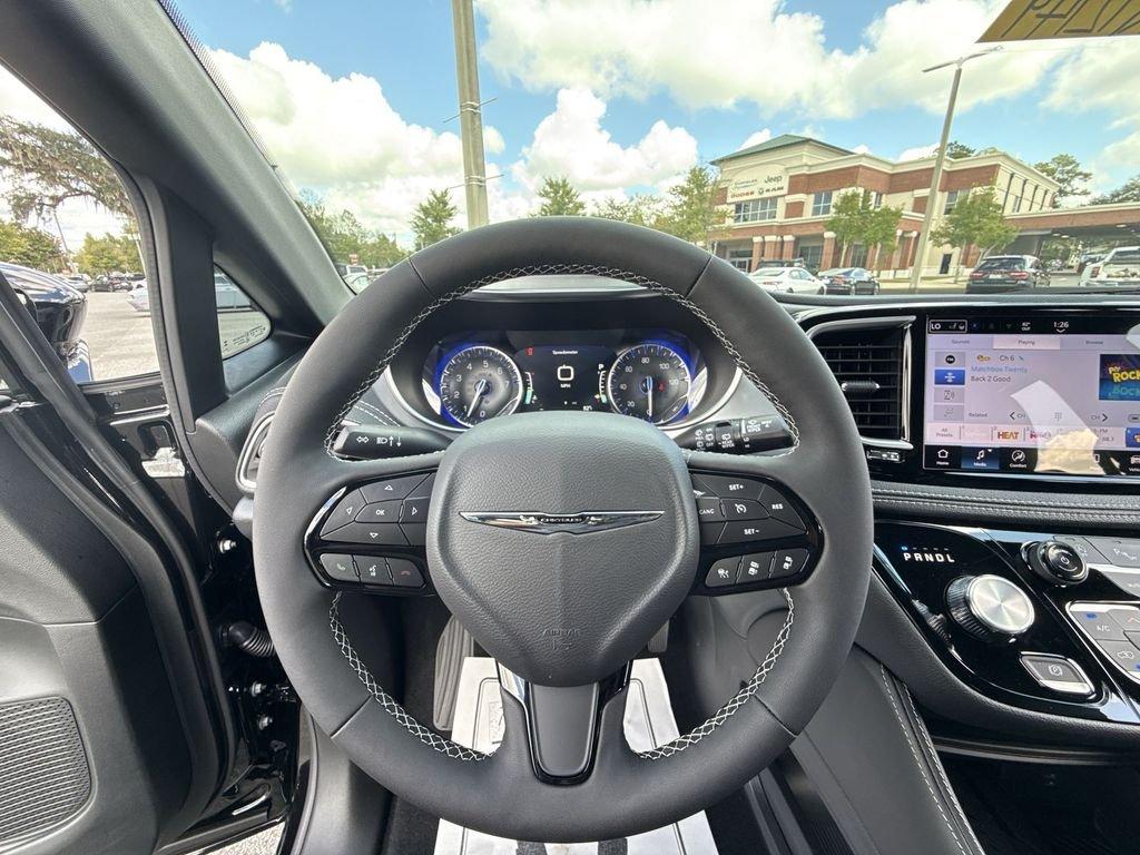 Chrysler Pacifica Limited - Thumbnail 14