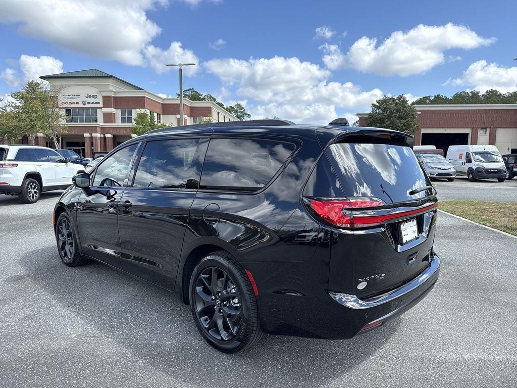 Chrysler Pacifica Limited - Thumbnail 6