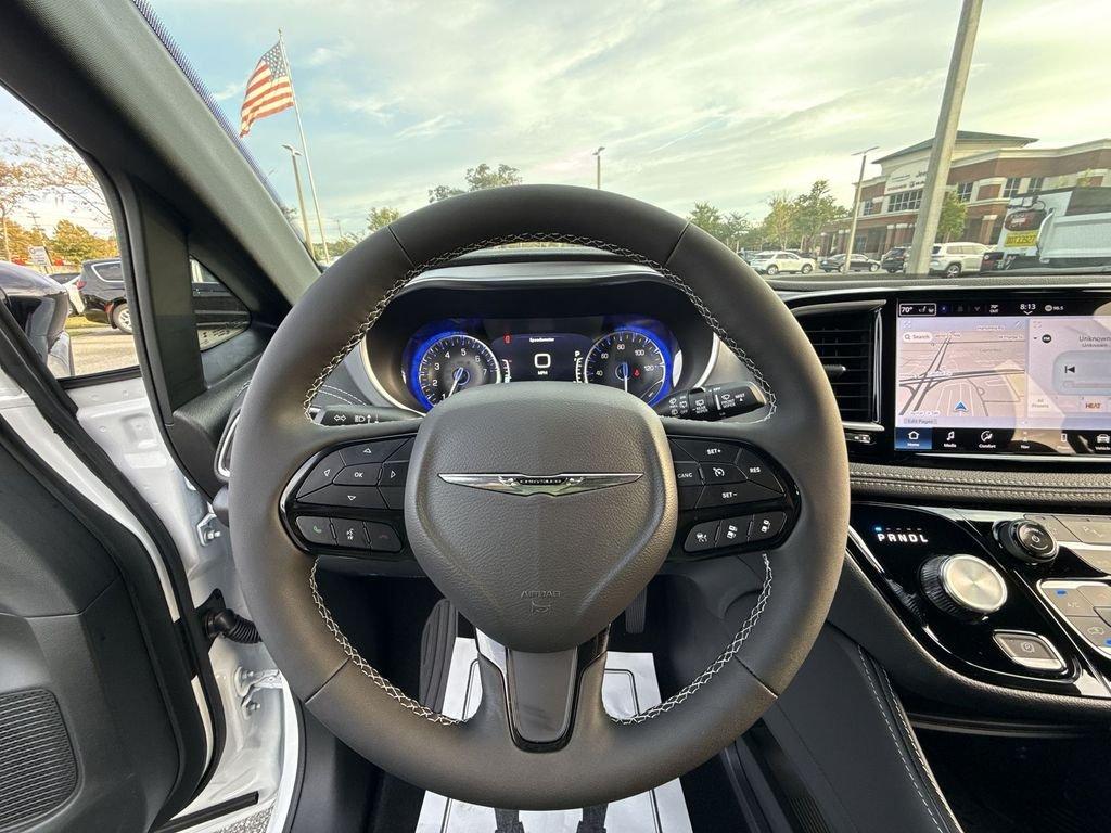 Chrysler Pacifica Limited - Thumbnail 14