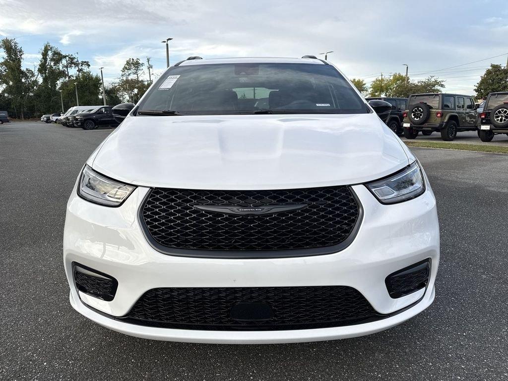 Chrysler Pacifica Limited - Thumbnail 8