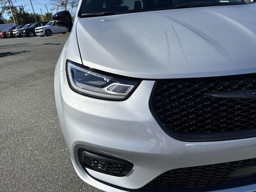 Chrysler Pacifica Limited - Thumbnail 10