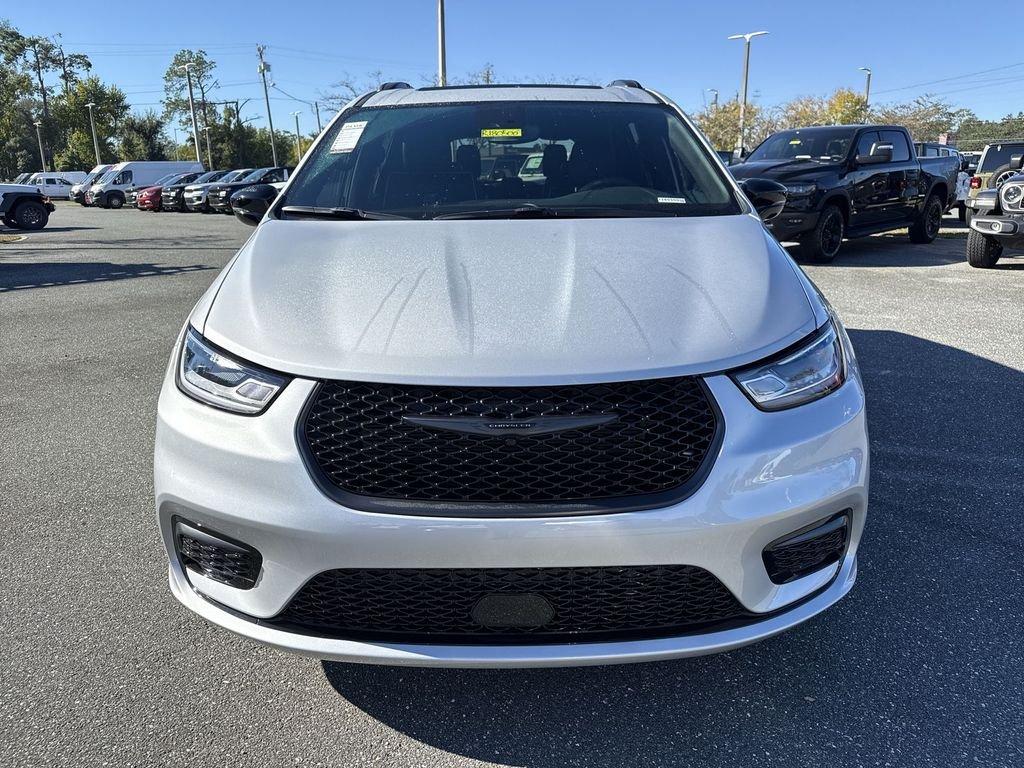 Chrysler Pacifica Limited - Thumbnail 9