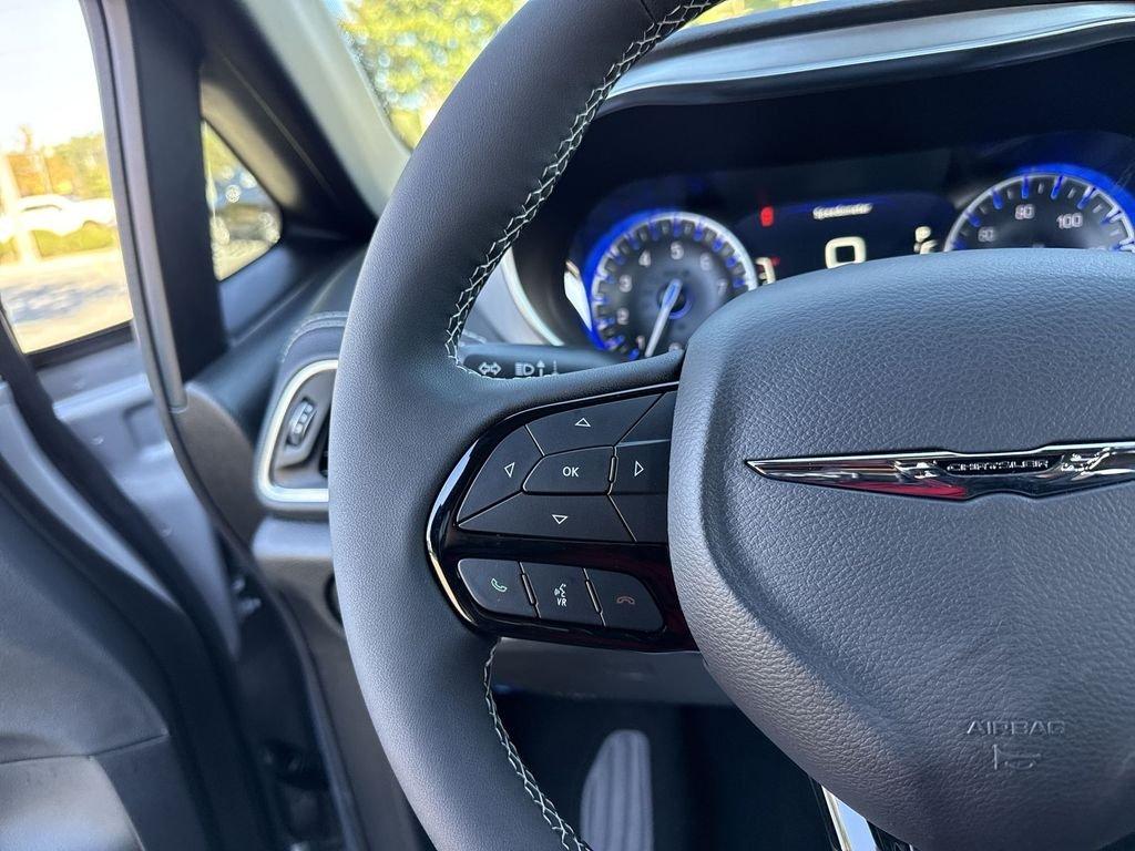 Chrysler Pacifica Limited - Thumbnail 15