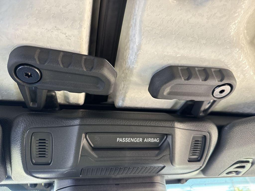 Jeep Gladiator Sport S 4X4 - Thumbnail 16