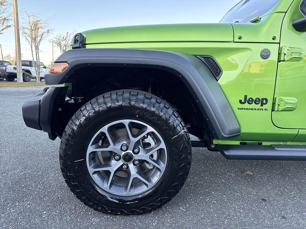 Jeep Wrangler 4-Door Sport S - Thumbnail 11