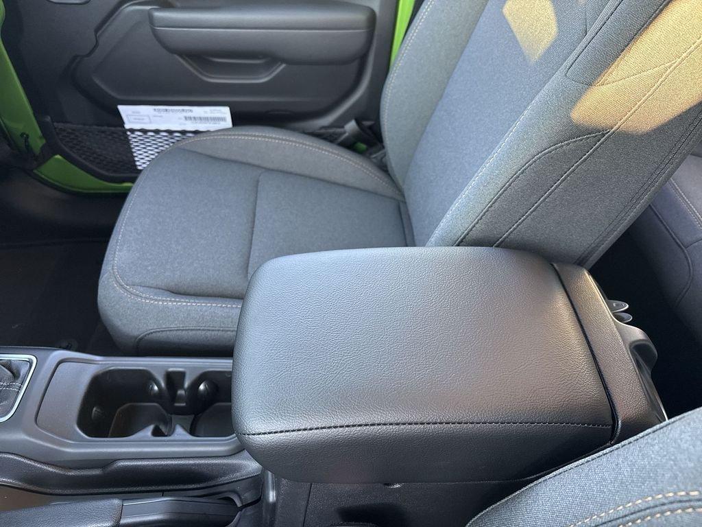 Jeep Wrangler 4-Door Sport S - Thumbnail 20