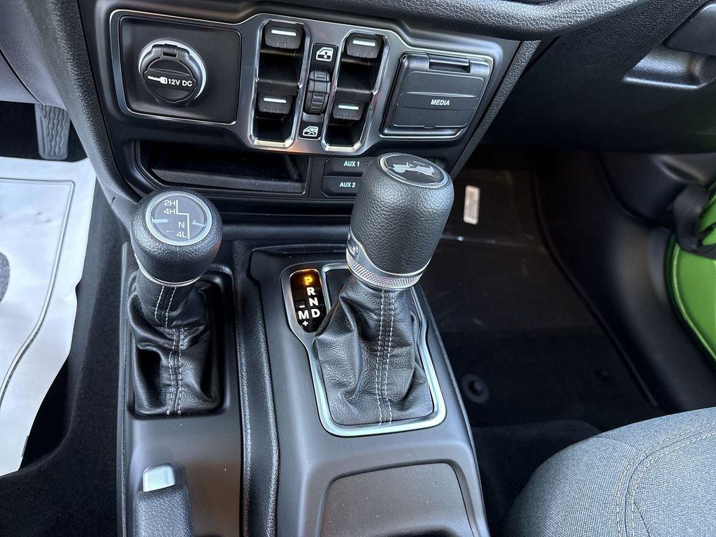 Jeep Wrangler 4-Door Sport S - Thumbnail 19