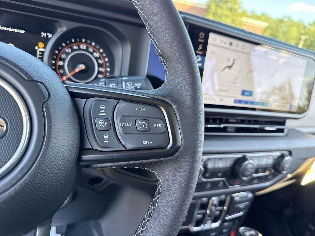 Jeep Wrangler 4-Door Sport S - Thumbnail 16