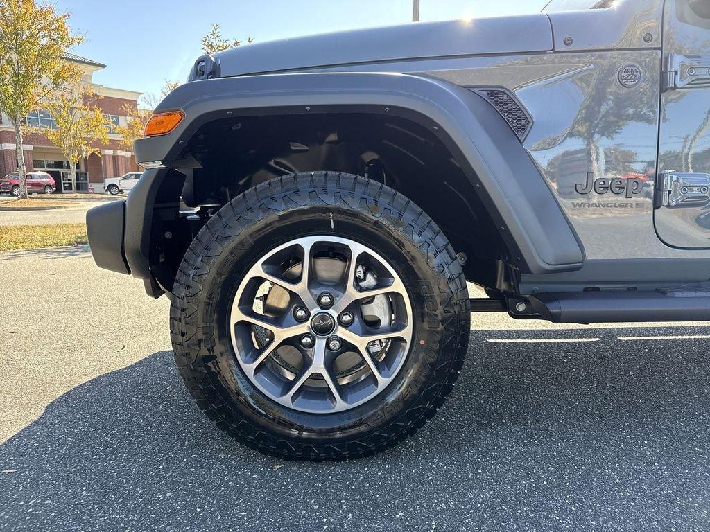 Jeep Wrangler 4-Door Sport S - Thumbnail 11