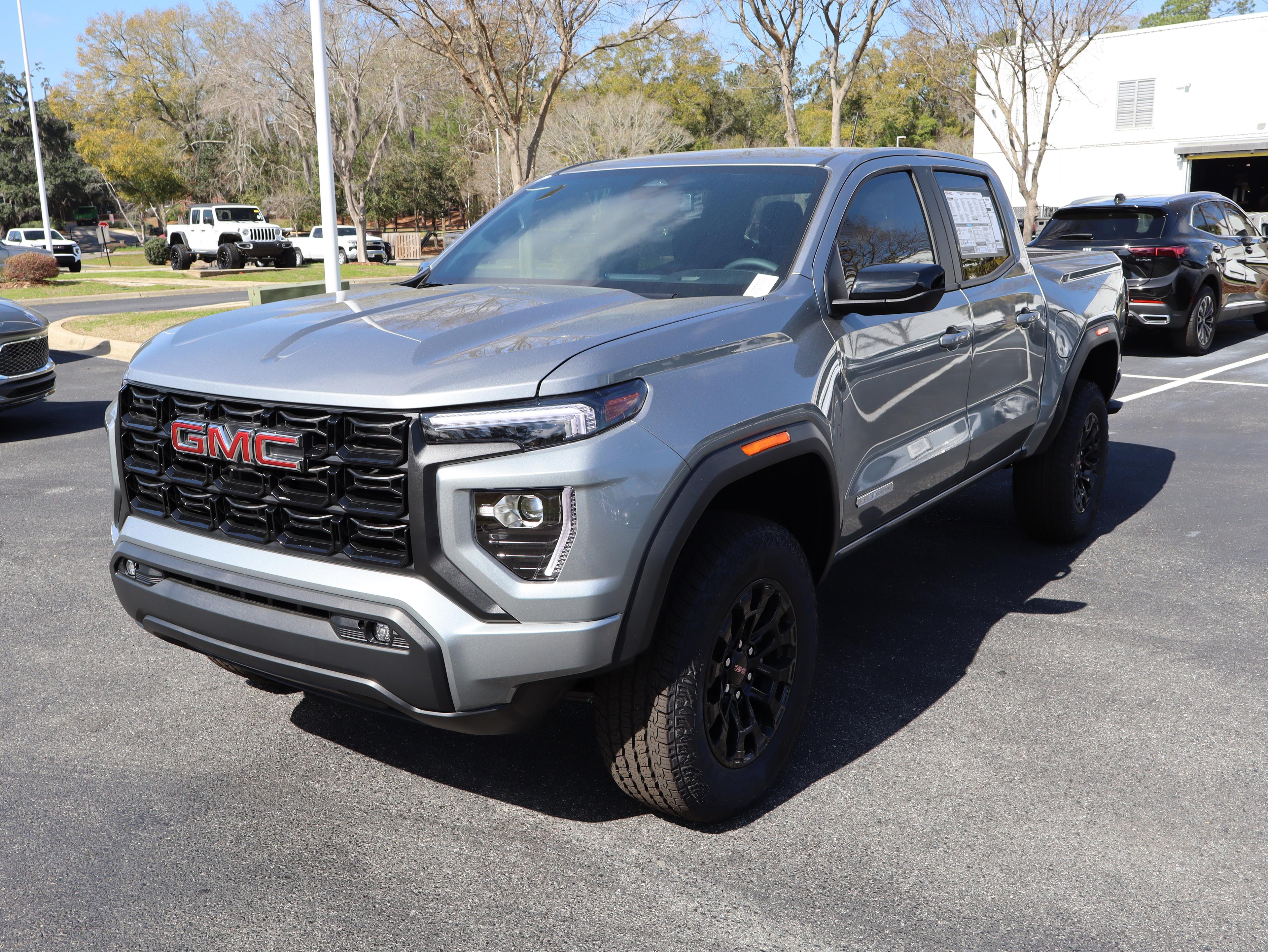 GMC Canyon Elevation Rear Wheel Drive Crew Cab - Thumbnail 5