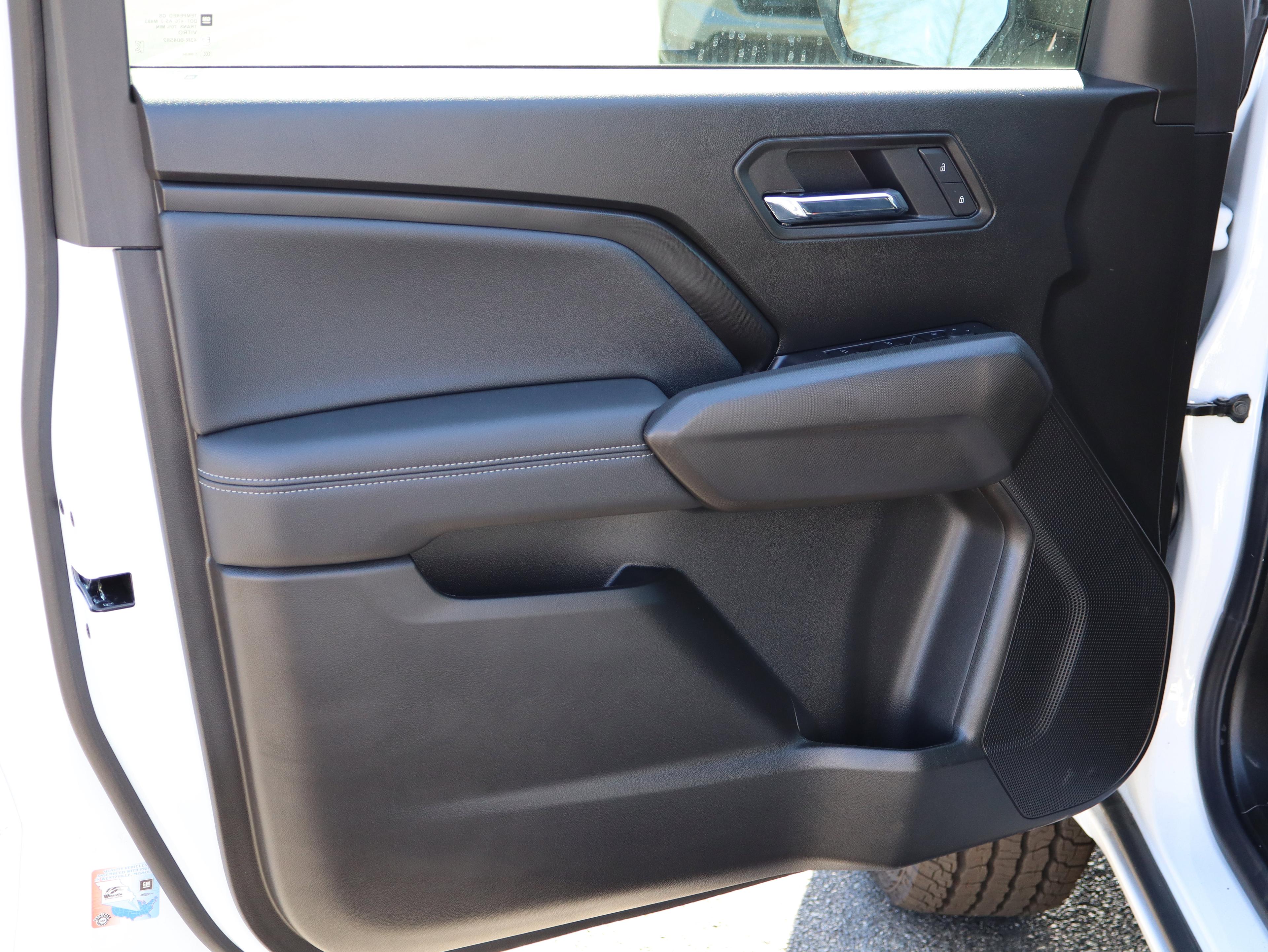 GMC Canyon Elevation Rear Wheel Drive Crew Cab - Thumbnail 19