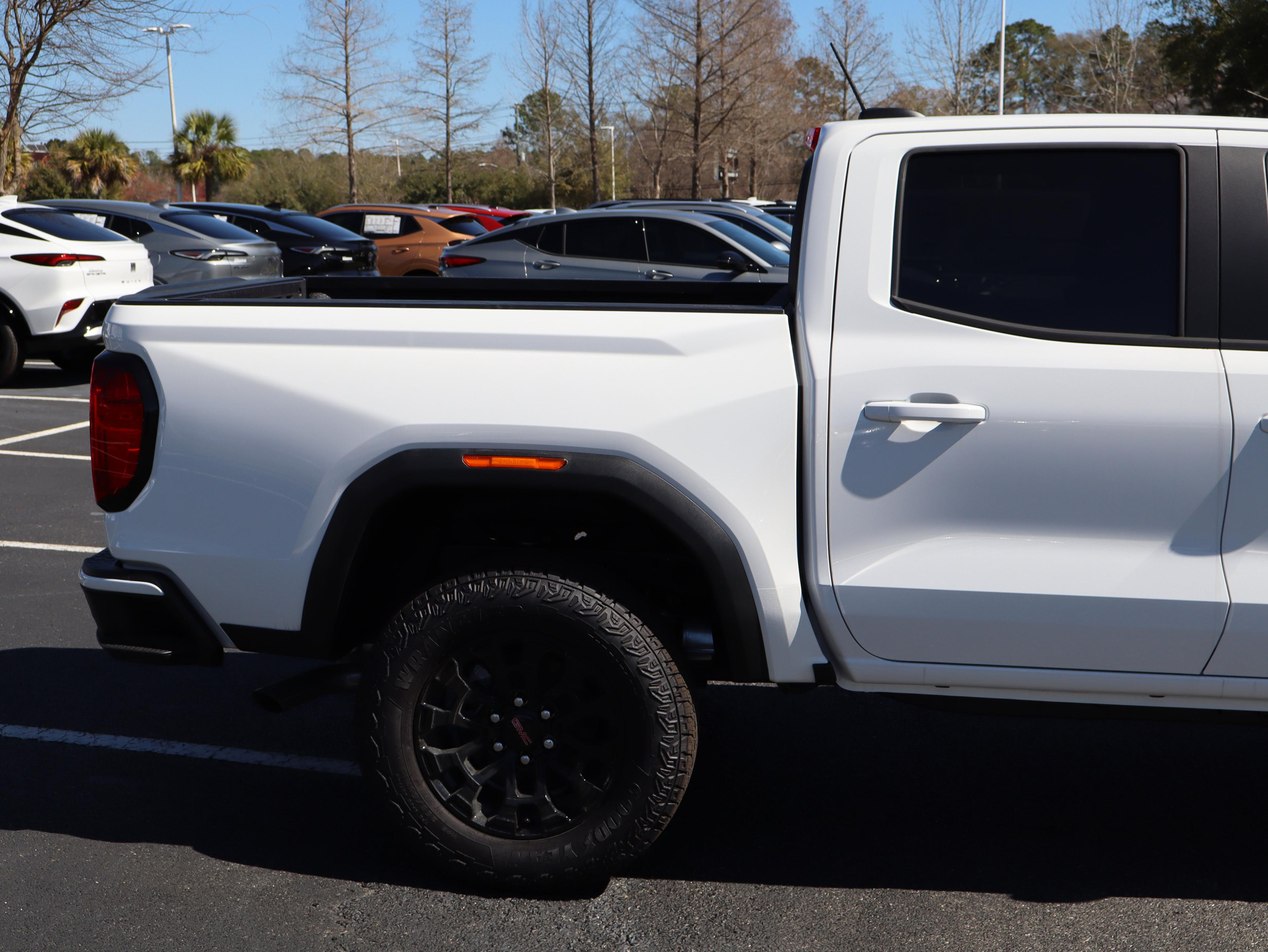 GMC Canyon Elevation Rear Wheel Drive Crew Cab - Thumbnail 10