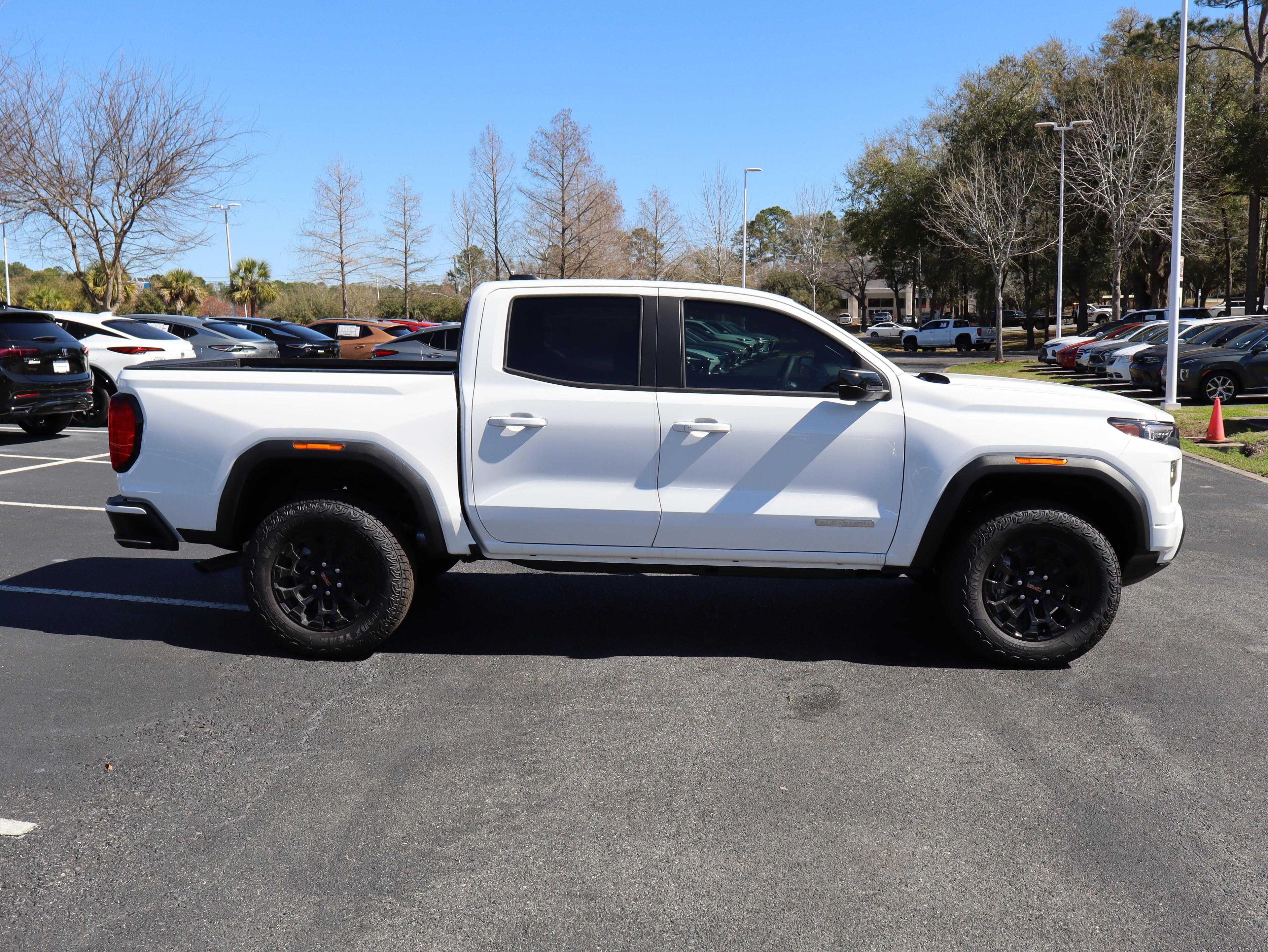 GMC Canyon Elevation Rear Wheel Drive Crew Cab - Thumbnail 12