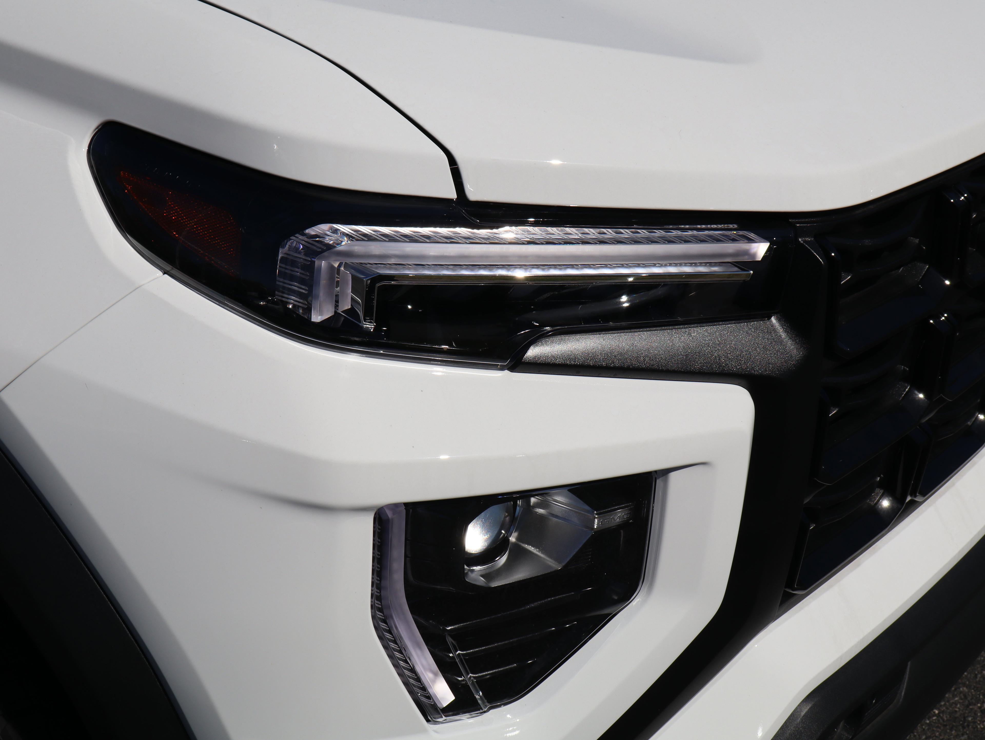 GMC Canyon Elevation Rear Wheel Drive Crew Cab - Thumbnail 13