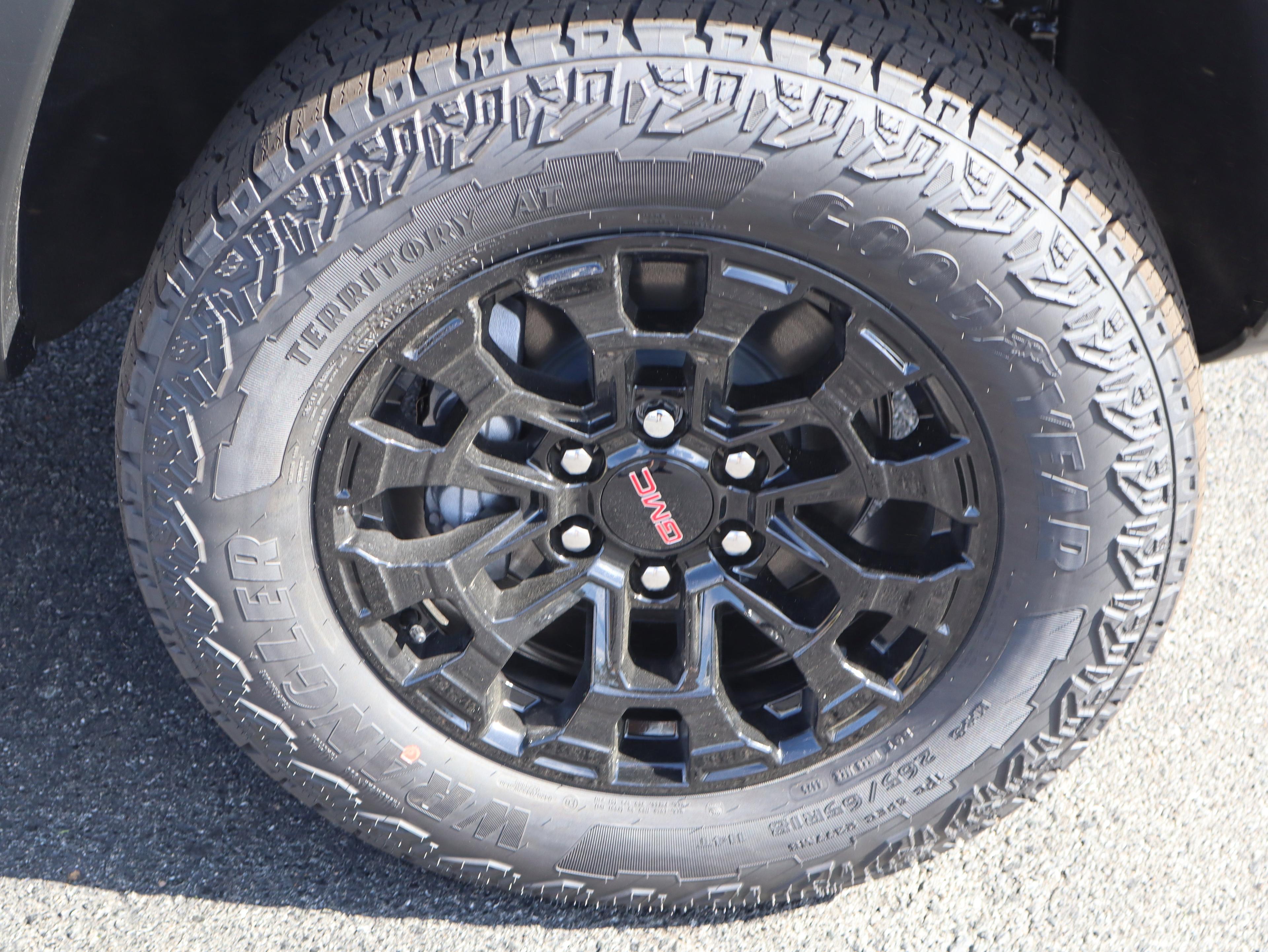 GMC Canyon Elevation Rear Wheel Drive Crew Cab - Thumbnail 14