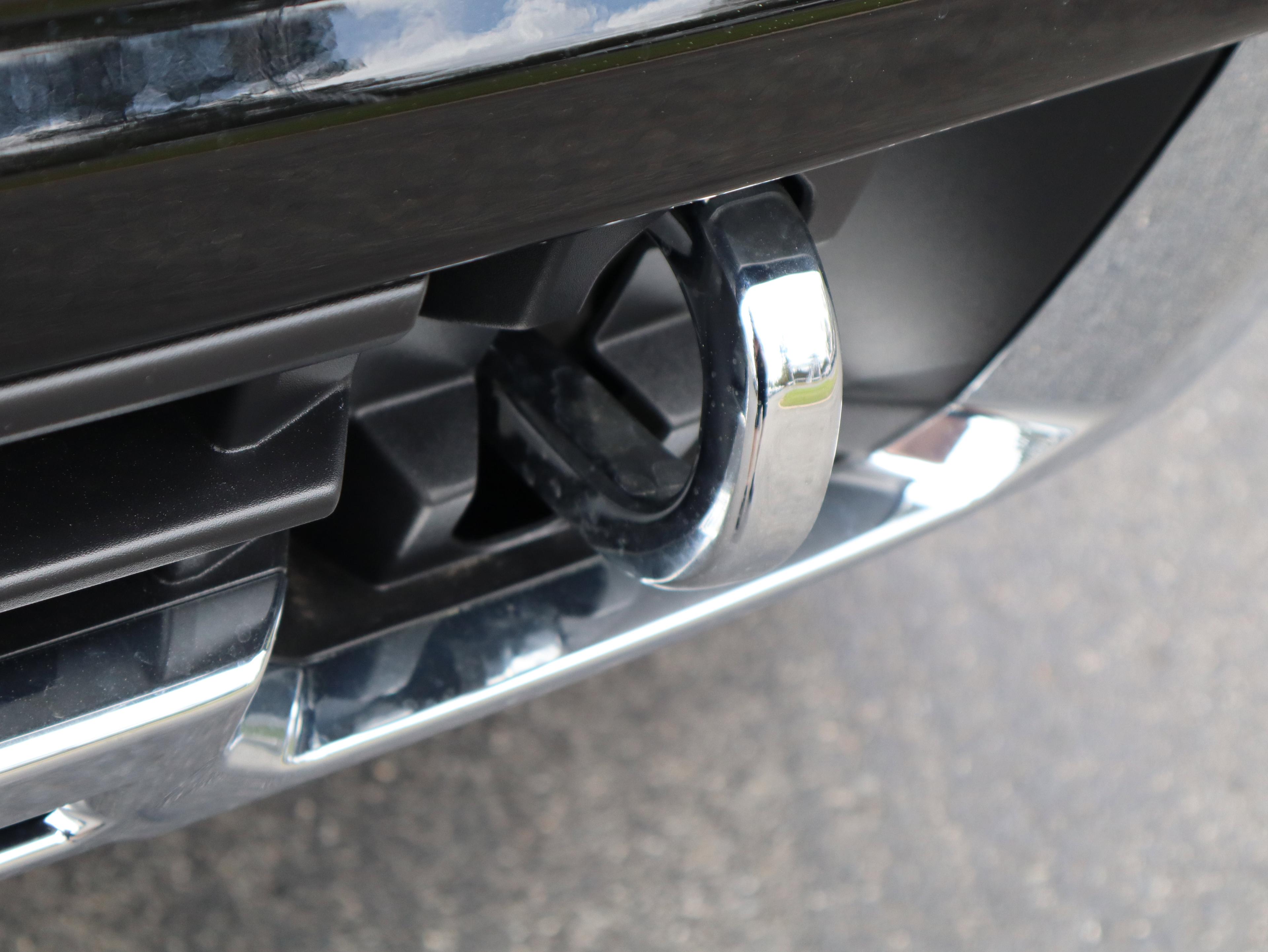 GMC Sierra 2500 Hd Denali Four Wheel Drive Crew Cab - Thumbnail 10