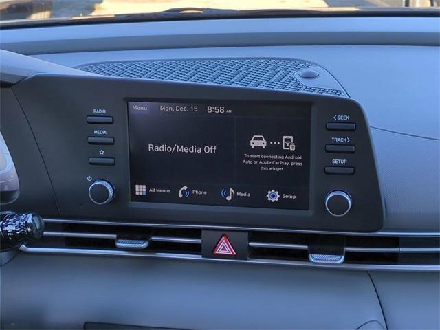 Hyundai Elantra Se Fwd 4D Sedan - Thumbnail 18