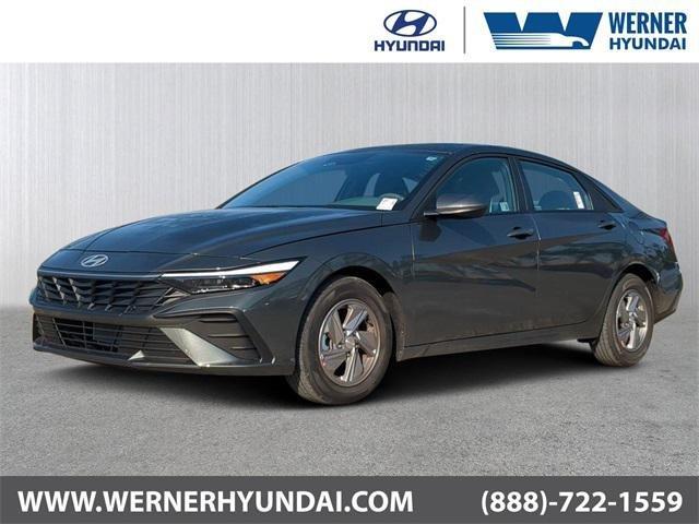 Hyundai Elantra Se Fwd 4D Sedan - View 1