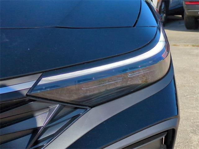 Hyundai Elantra Se Fwd 4D Sedan - Thumbnail 10