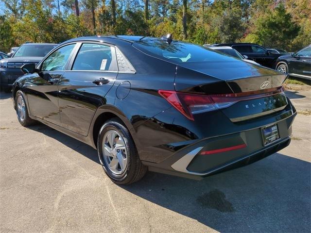 Hyundai Elantra Se Fwd 4D Sedan - Thumbnail 7