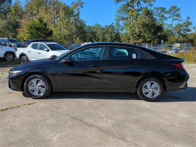 Hyundai Elantra Se Fwd 4D Sedan - Thumbnail 8