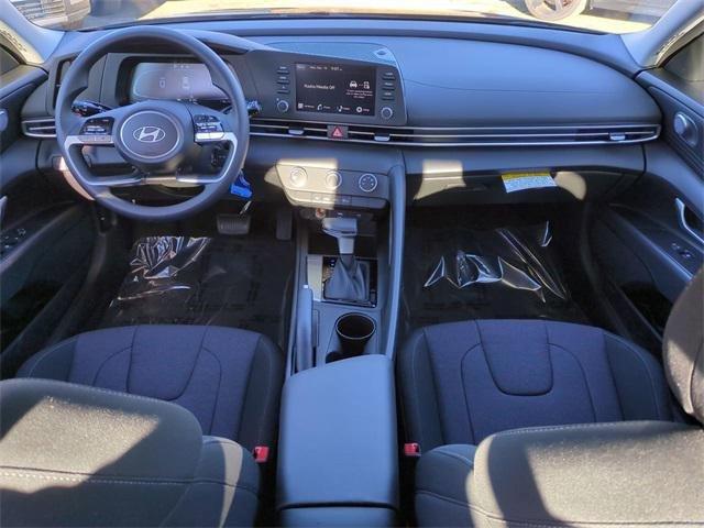 Hyundai Elantra Se Fwd 4D Sedan - Thumbnail 14