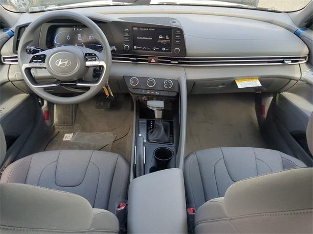 Hyundai Elantra Se Fwd 4D Sedan - Thumbnail 15