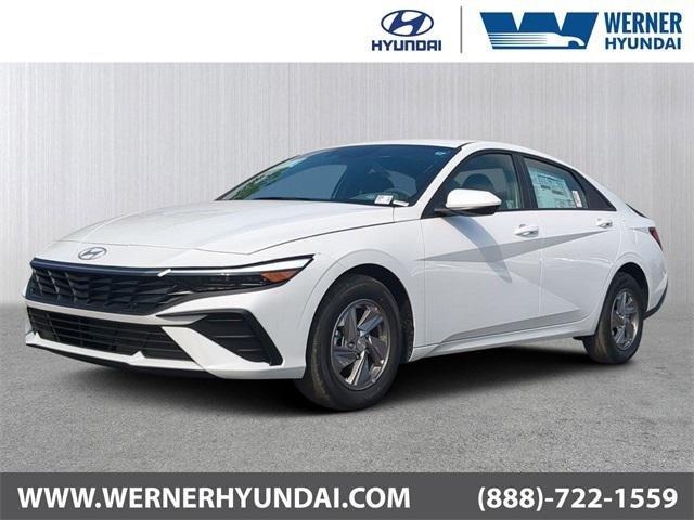 Hyundai Elantra Se Fwd 4D Sedan - Thumbnail 2