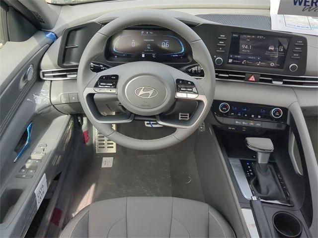 Hyundai Elantra Sel Sport Fwd 4D Sedan - Thumbnail 16