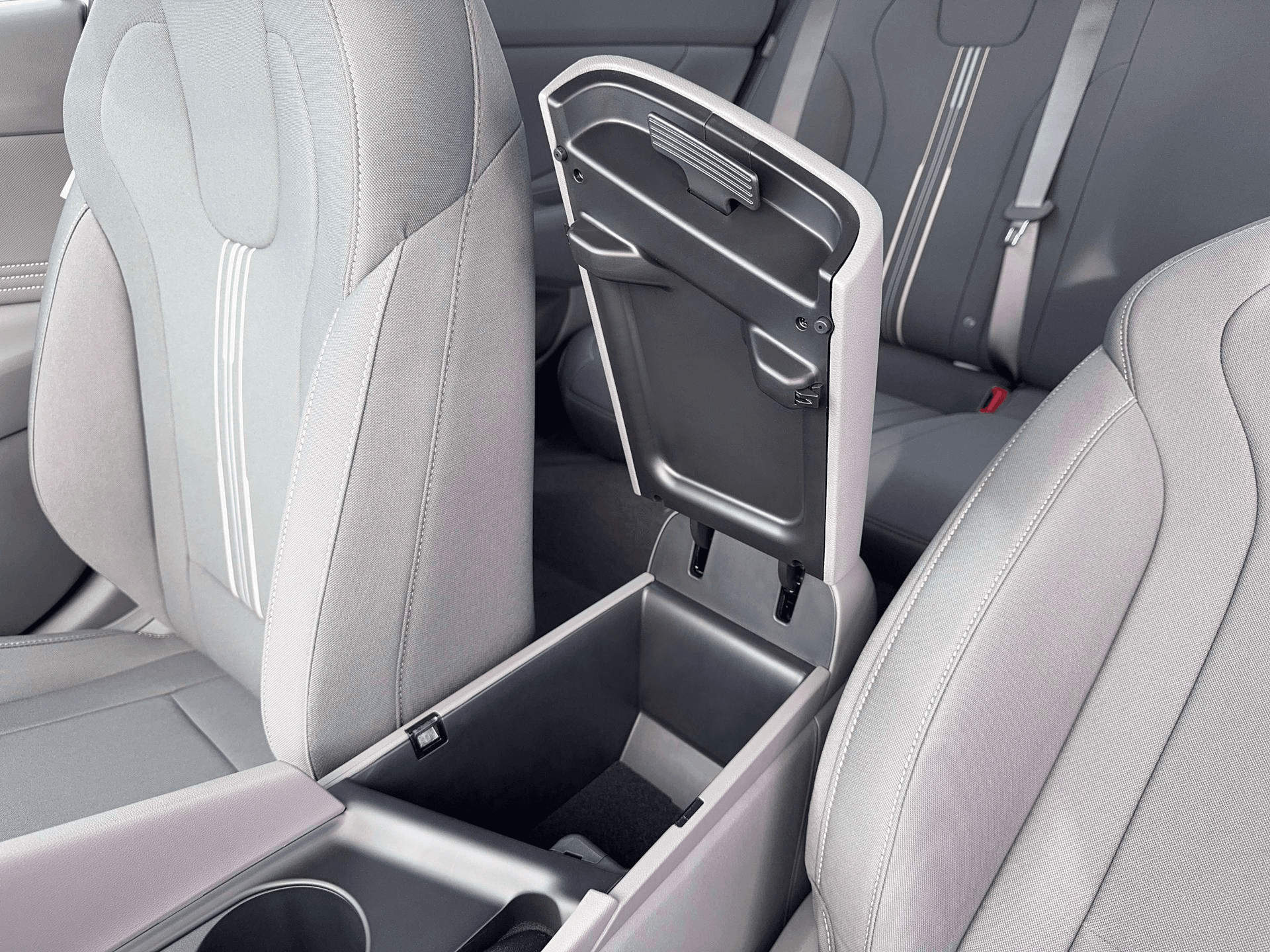 Hyundai Elantra Sel Sport Fwd 4D Sedan - Thumbnail 19