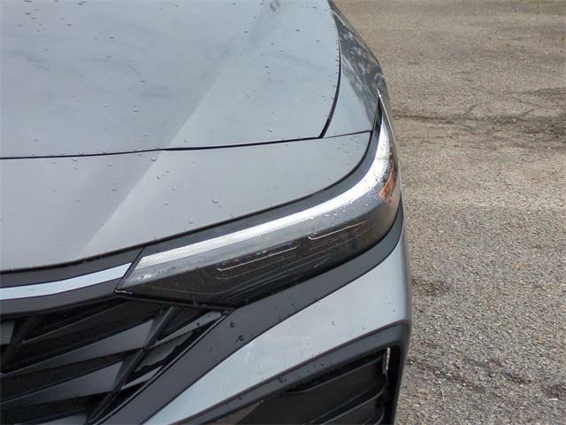 Hyundai Elantra Sel Sport Fwd 4D Sedan - Thumbnail 11