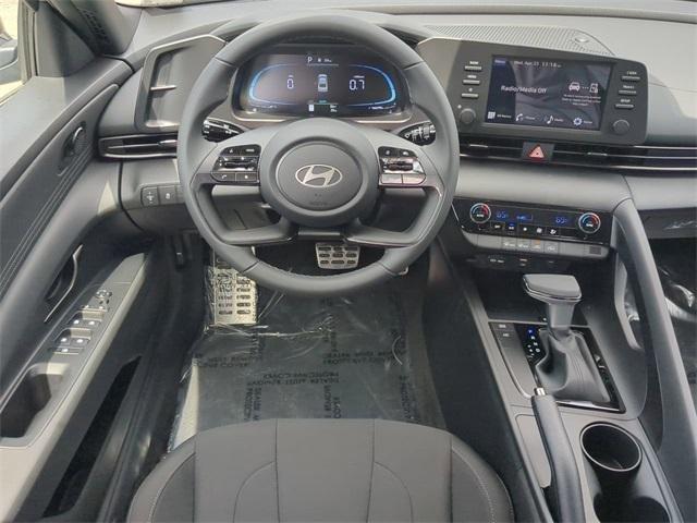 Hyundai Elantra Sel Sport Fwd 4D Sedan - Thumbnail 16