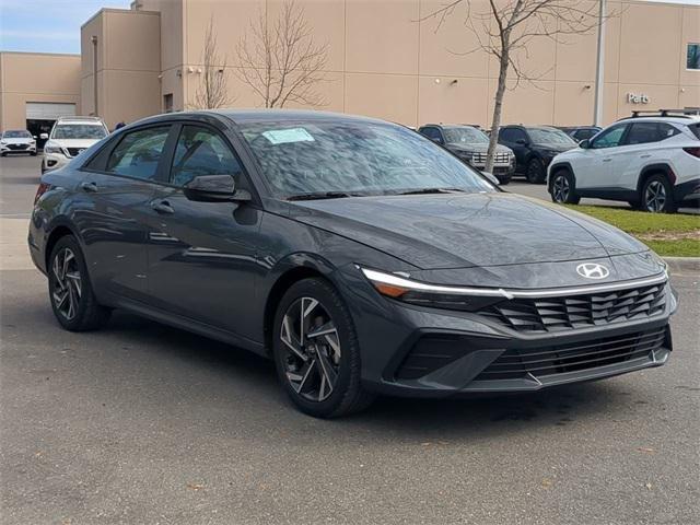 Hyundai Elantra Sel Sport Fwd 4D Sedan - Thumbnail 4