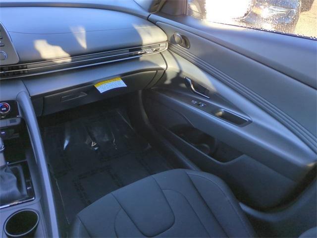 Hyundai Elantra Sel Sport Fwd 4D Sedan - Thumbnail 17