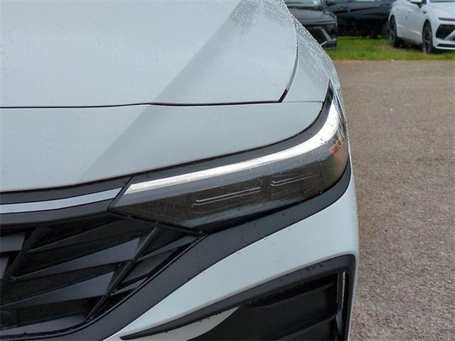 Hyundai Elantra Sel Sport Fwd 4D Sedan - Thumbnail 11