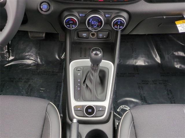 Hyundai Venue Sel W/Two-Tone Roof Fwd 4D Sport Utility - Thumbnail 19