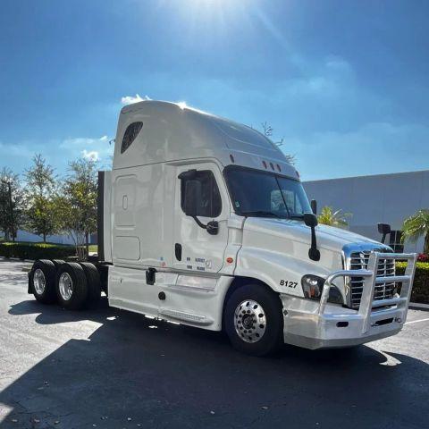 FREIGHTLINER CASCADIA - Thumbnail 2