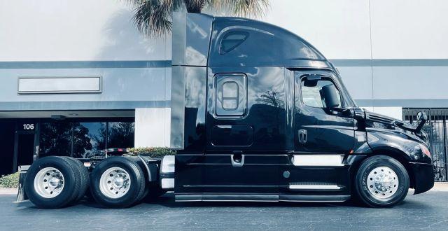 FREIGHTLINER CASCADIA - Thumbnail 2