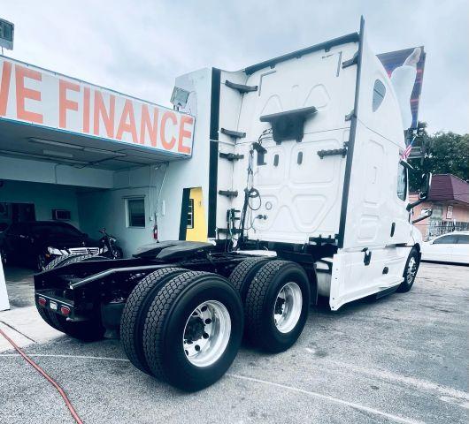 FREIGHTLINER CASCADIA - Thumbnail 3