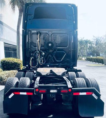 FREIGHTLINER CASCADIA - Thumbnail 4