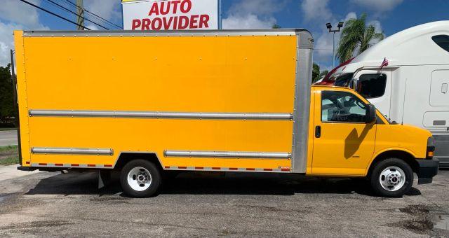 GMC SAVANA COMMERCIAL CUTAWAY - Thumbnail 2