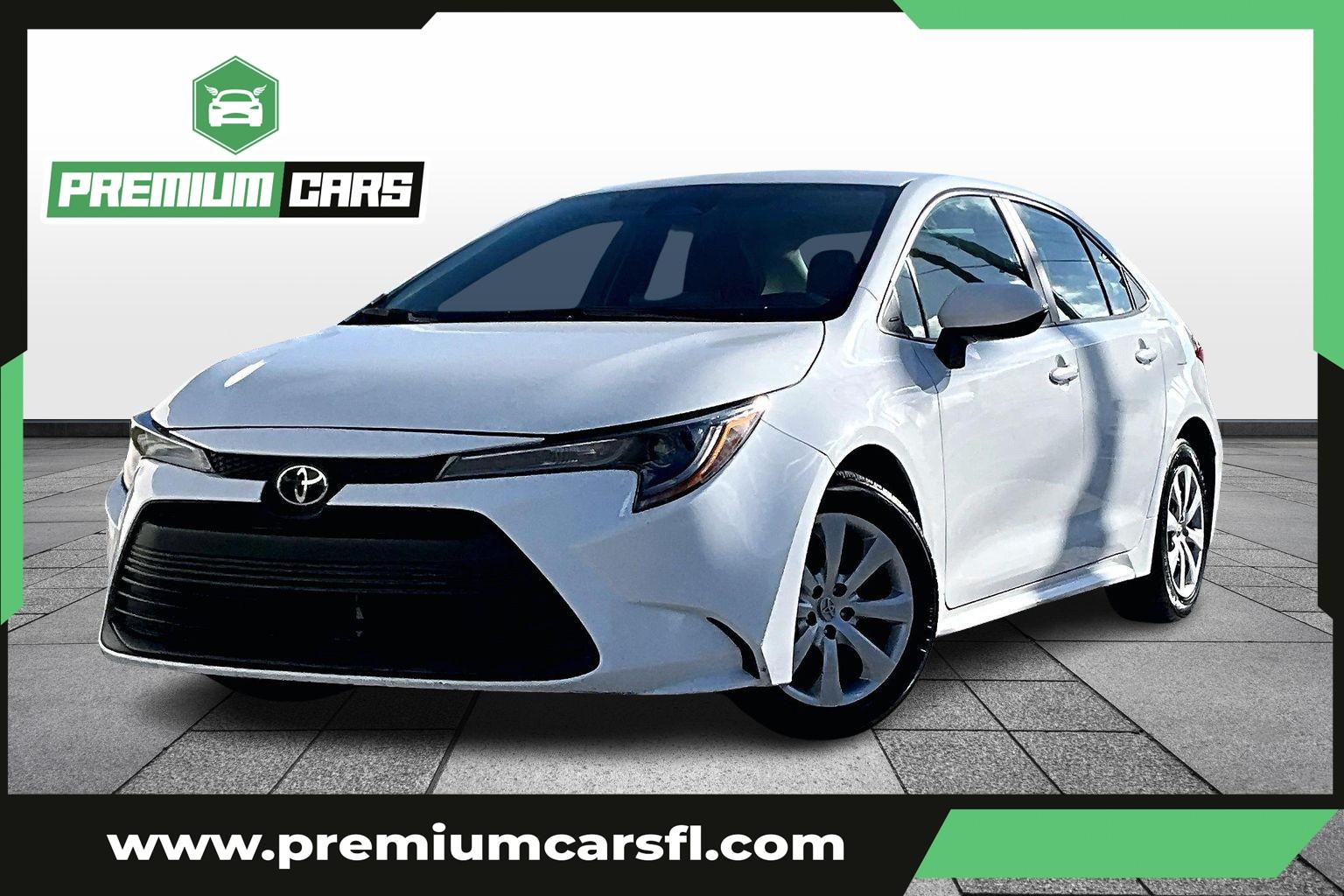 Toyota Corolla Le Sedan 4D - View 1