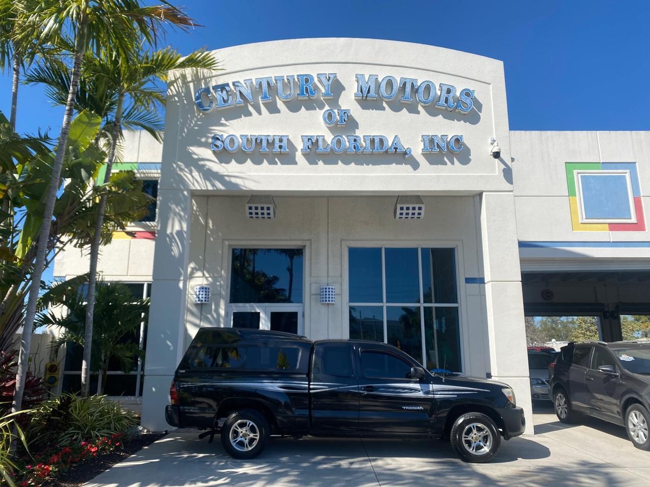 Toyota Tacoma - View 1