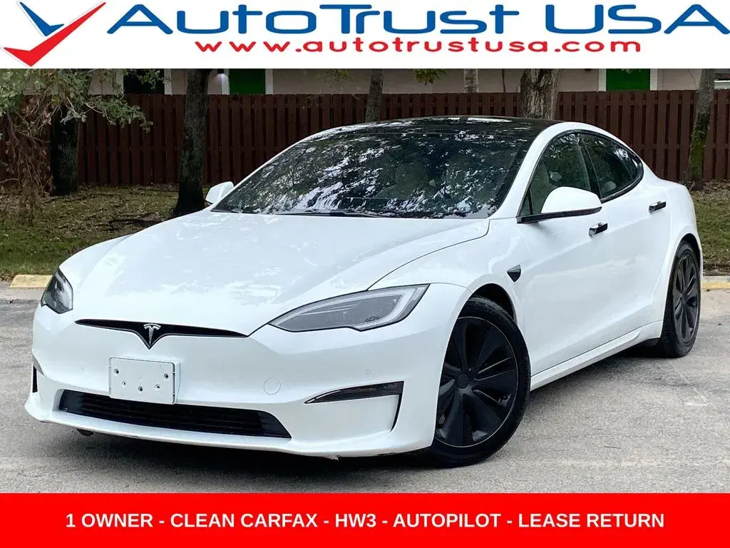 Tesla Model S Standard Range - View 1
